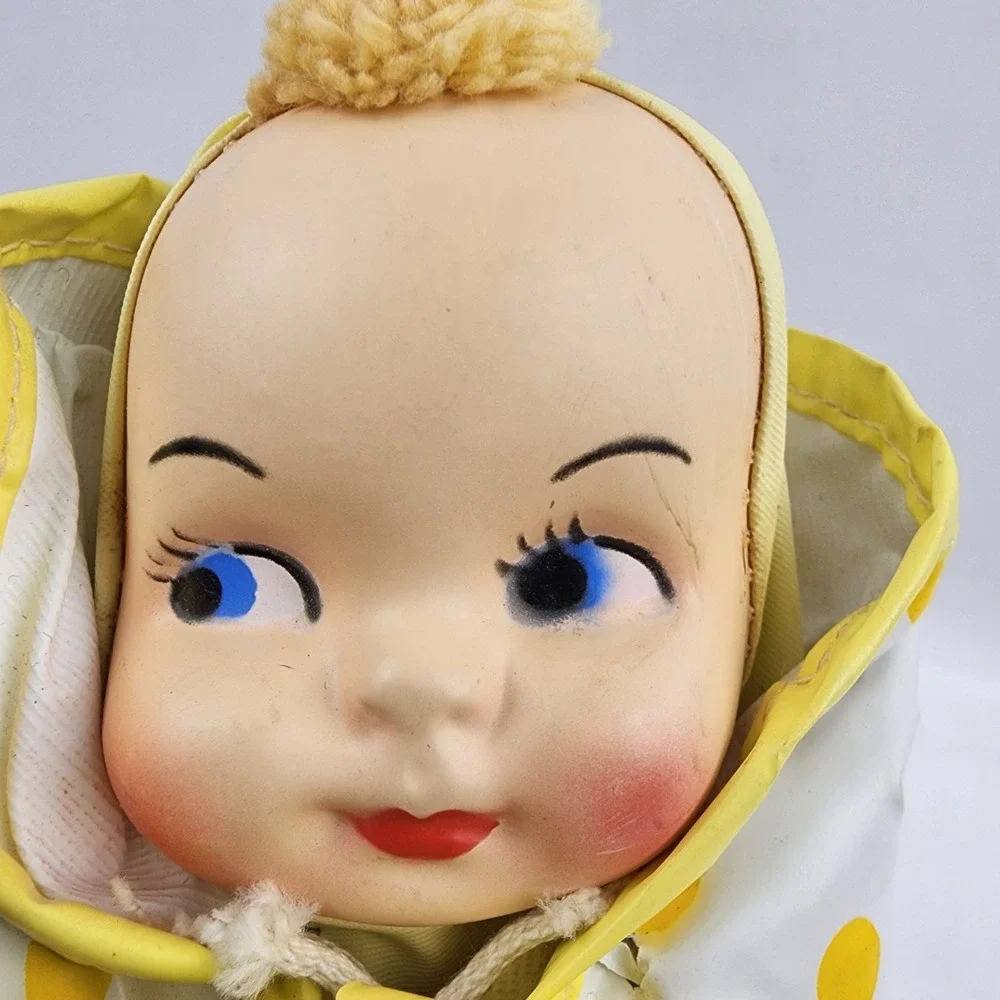 Vtg 1950s Baby Infant Bottle Warmer Doll Face Insulated Vinyl 12 In zipper